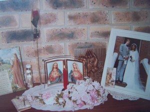 44_home_altar1987-600   